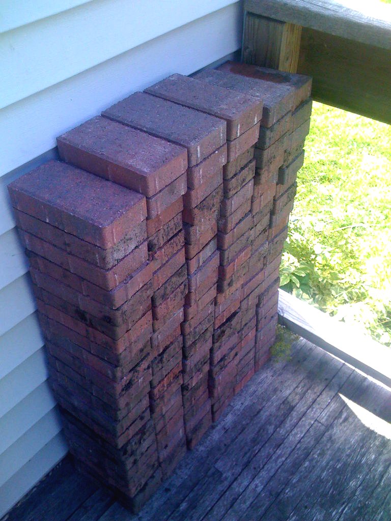 Садовая дорожка из кирпичей - фото 2