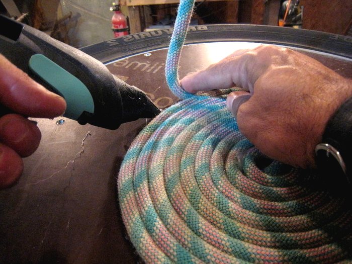 Столик из автопокрышки - фото 9