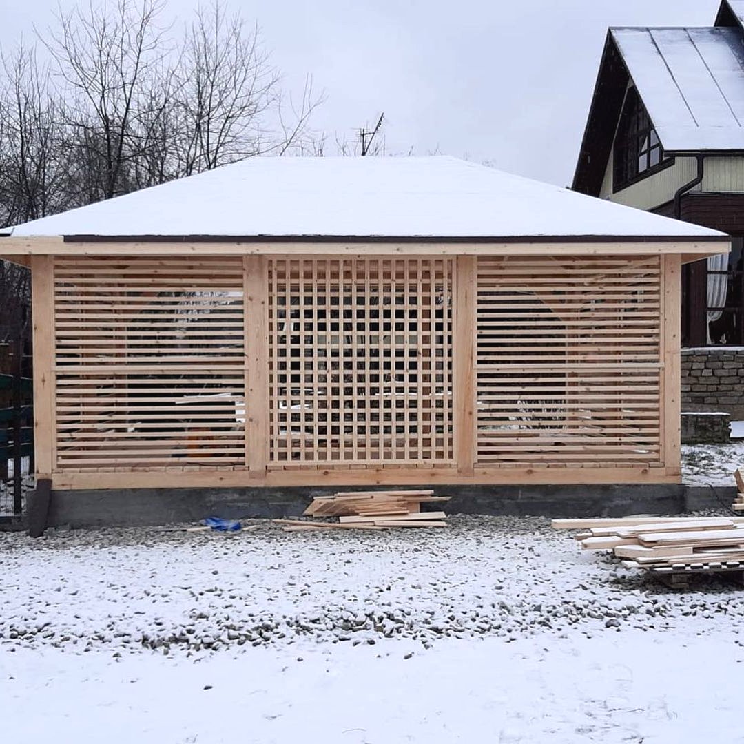 Беседка из дерева на даче - фото 2