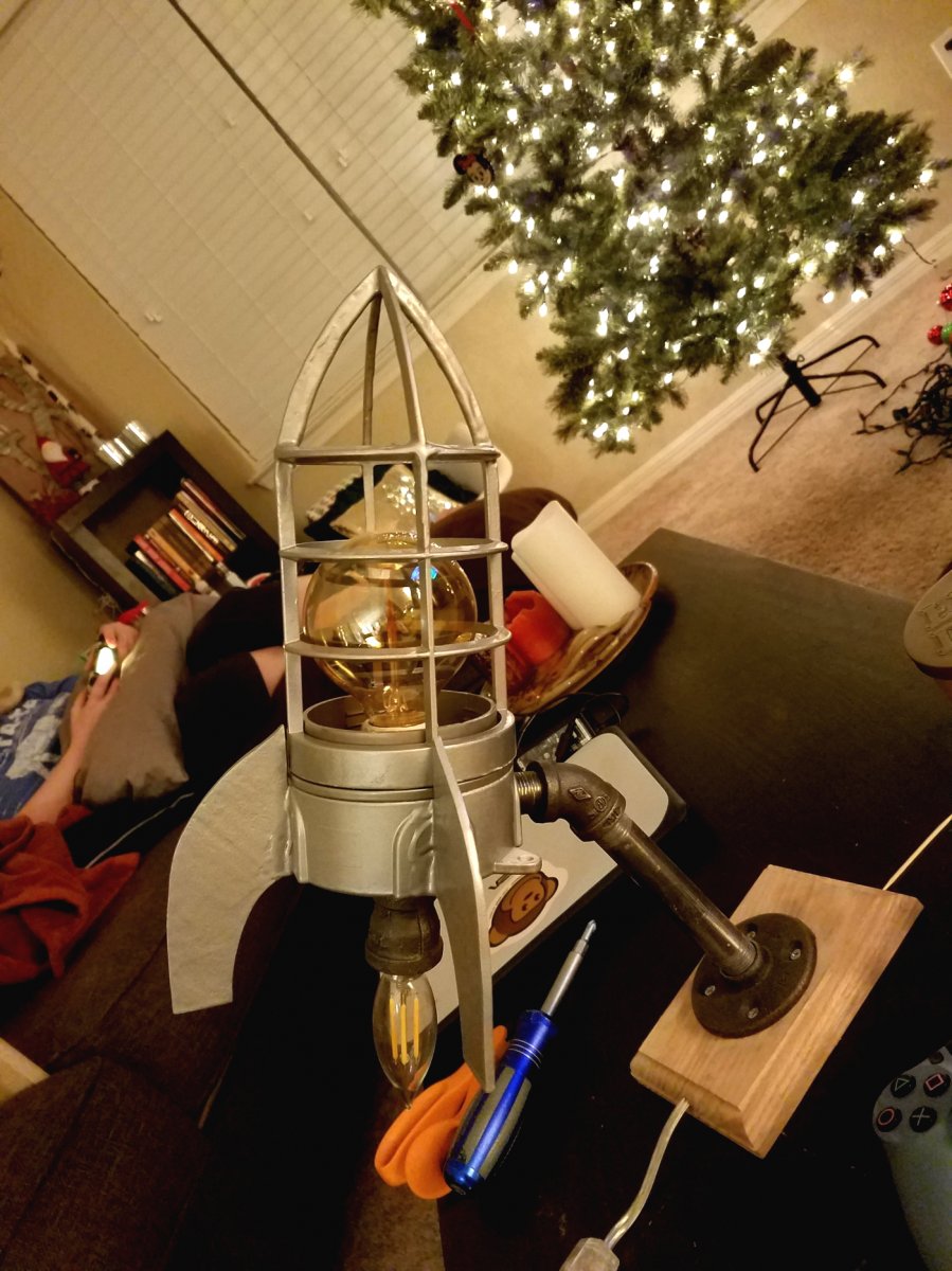 Необычная лампа в форме ракеты - фото 11