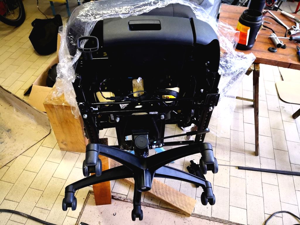 Превратите автокресло в самый крутой офисный стул - фото 18