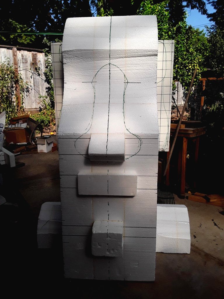 Необычный способ украсить сад статуей из пенополистирола - фото 10