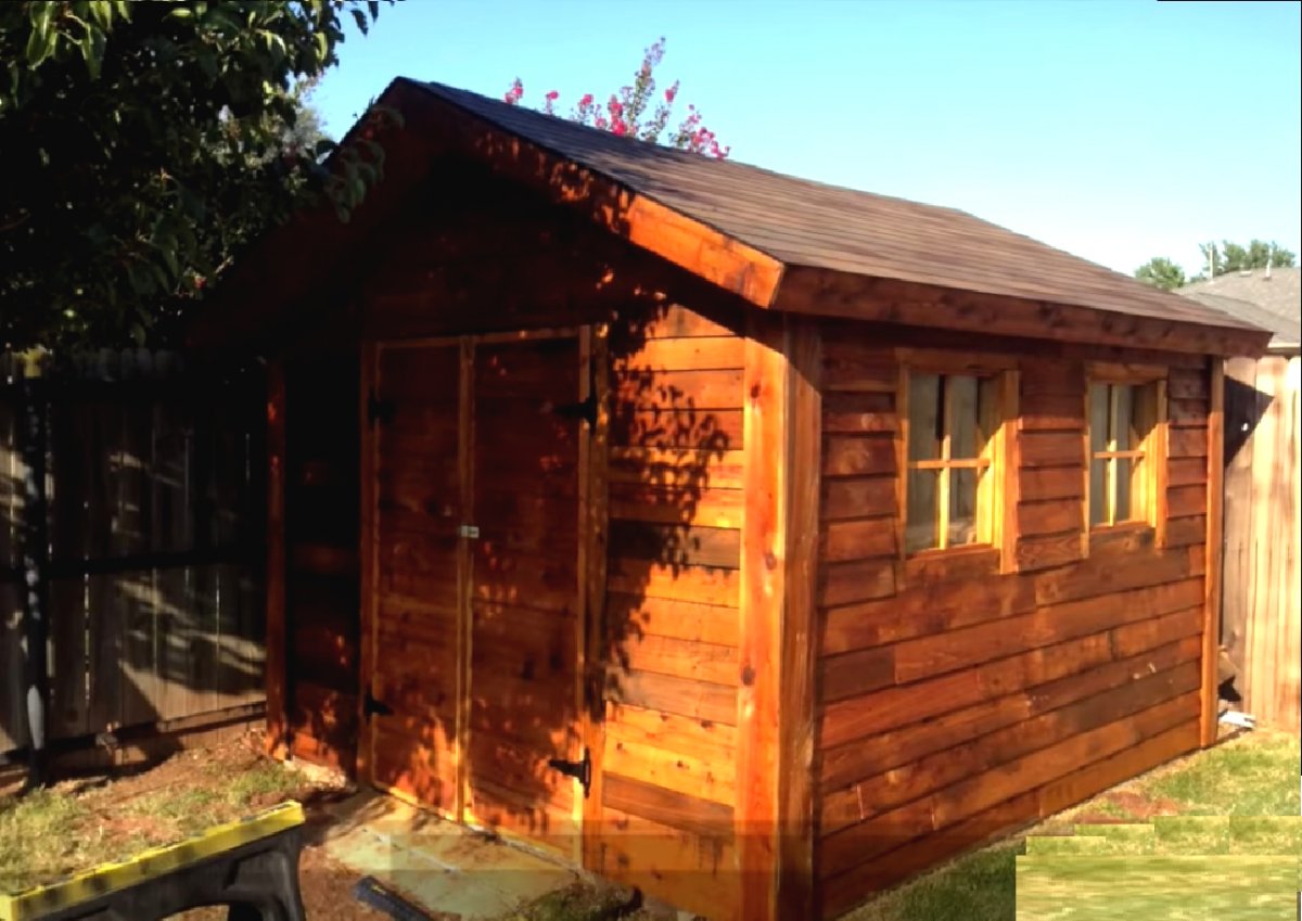 Садовый домик из поддонов - фото 2