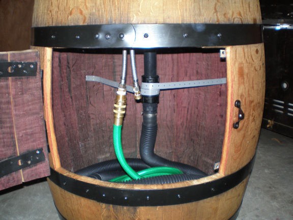 Из деревянной бочки раковина - фото 4