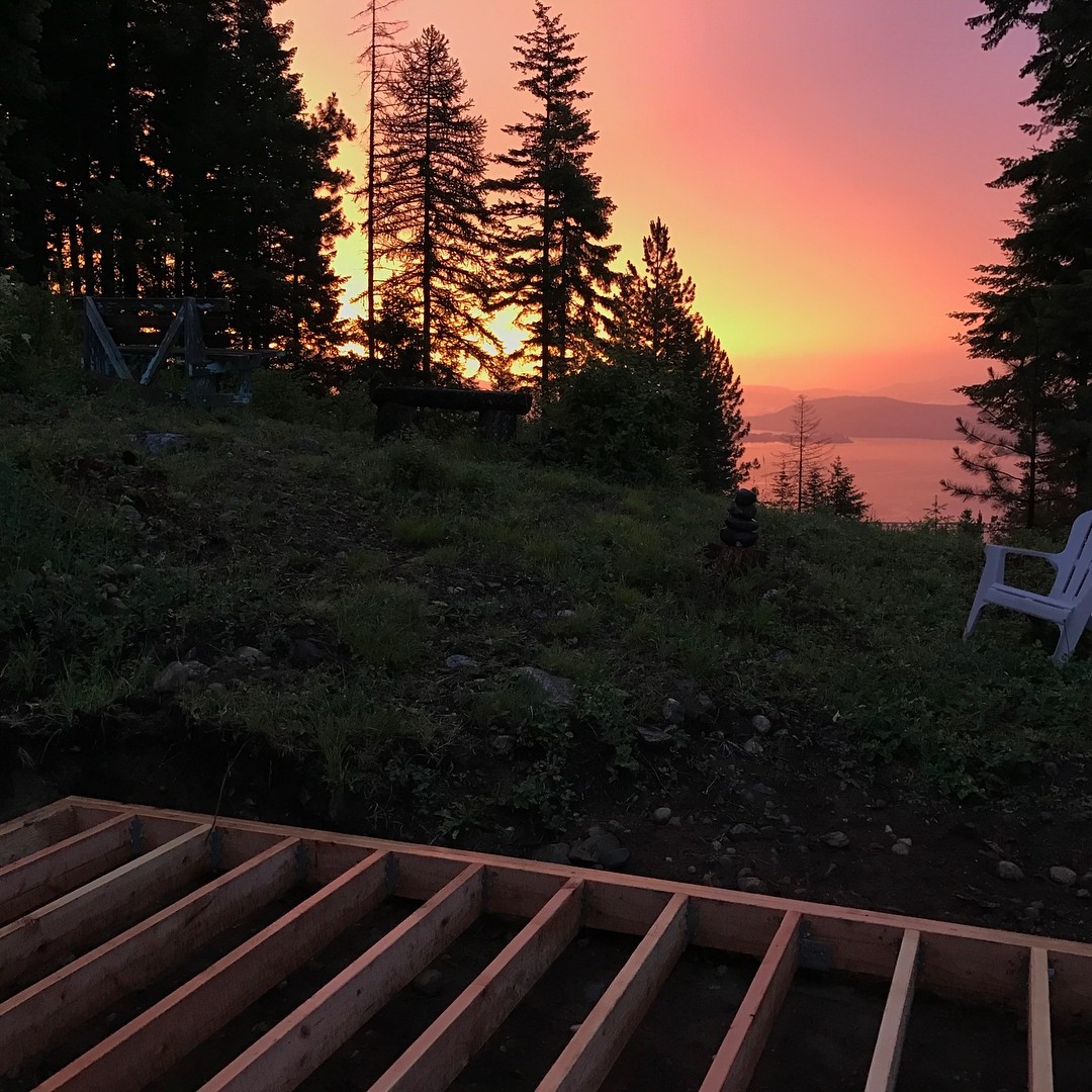 Дом с односкатной крышей в горах - фото 11