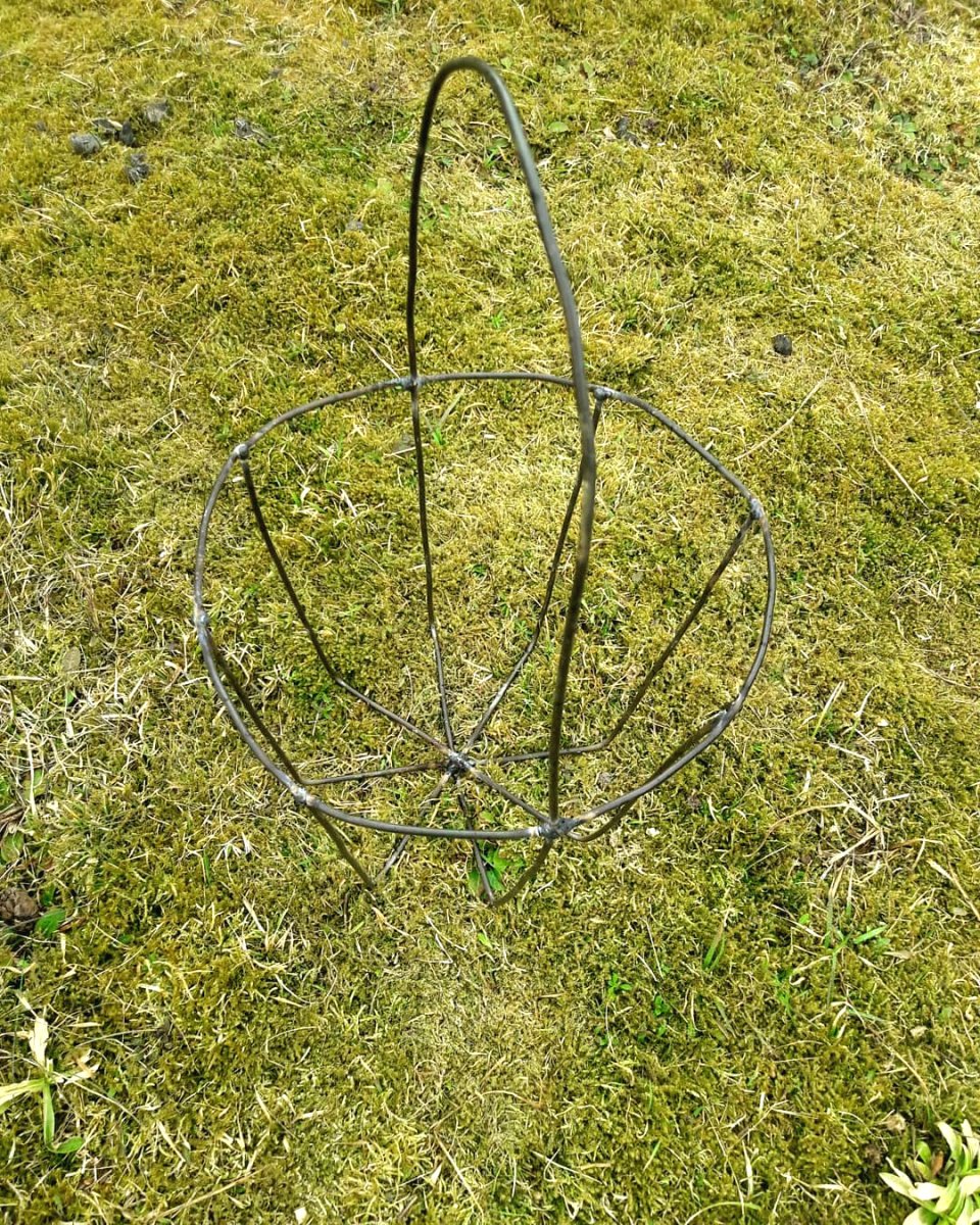 Необычное кашпо из веток - фото 5