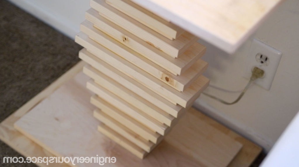 Необычный маленький столик - фото 6