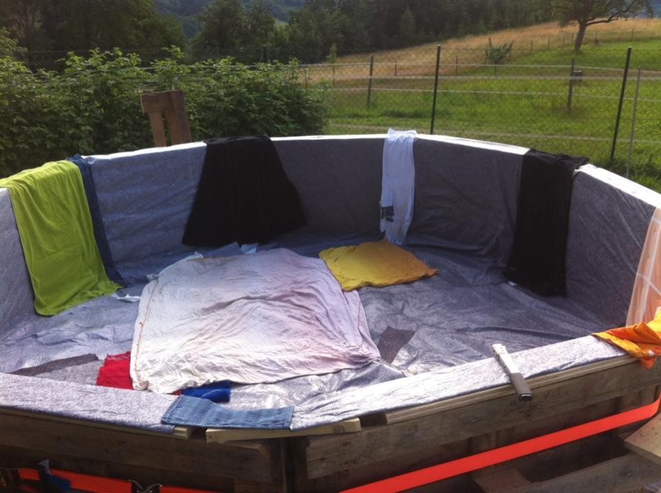 Бассейн построенный из 10 поддонов - фото 4