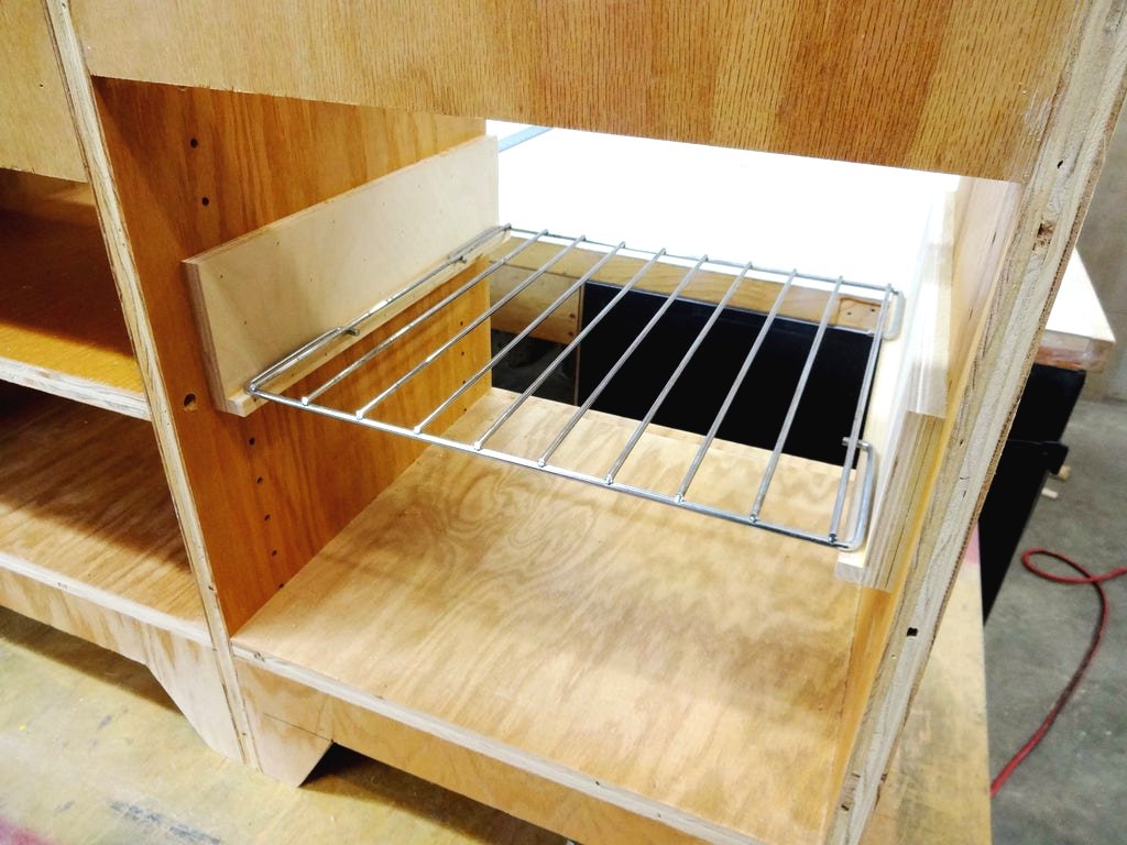 Маленькая игровая кухня - фото 7