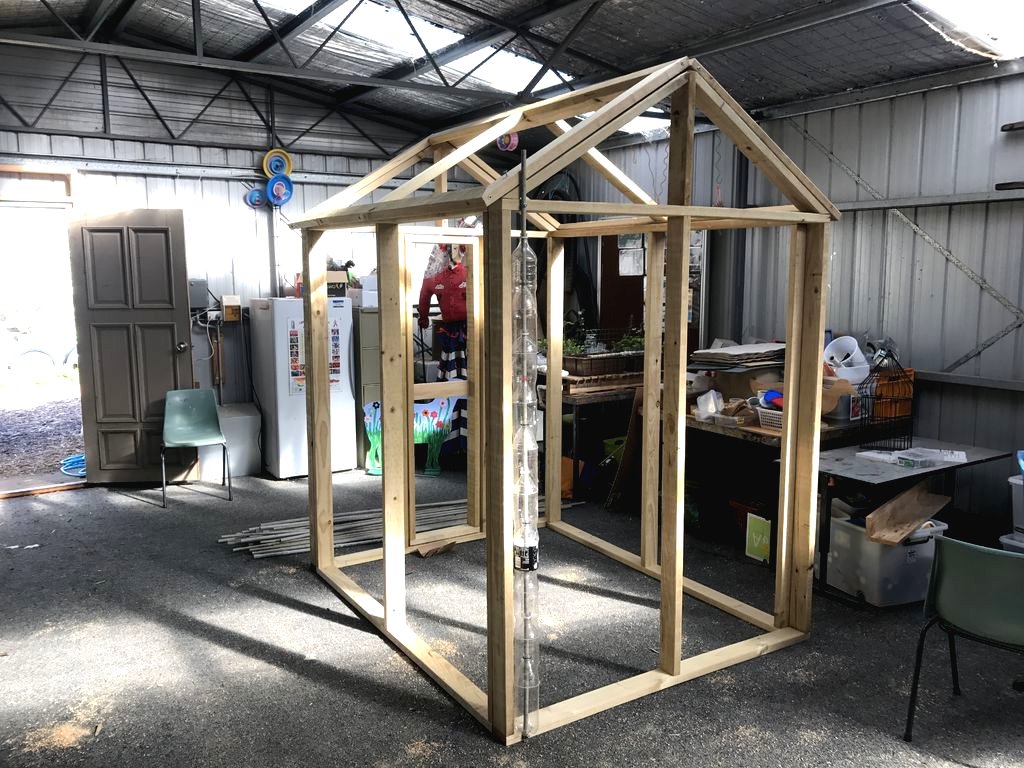 Теплица из пластиковых бутылок - фото 15