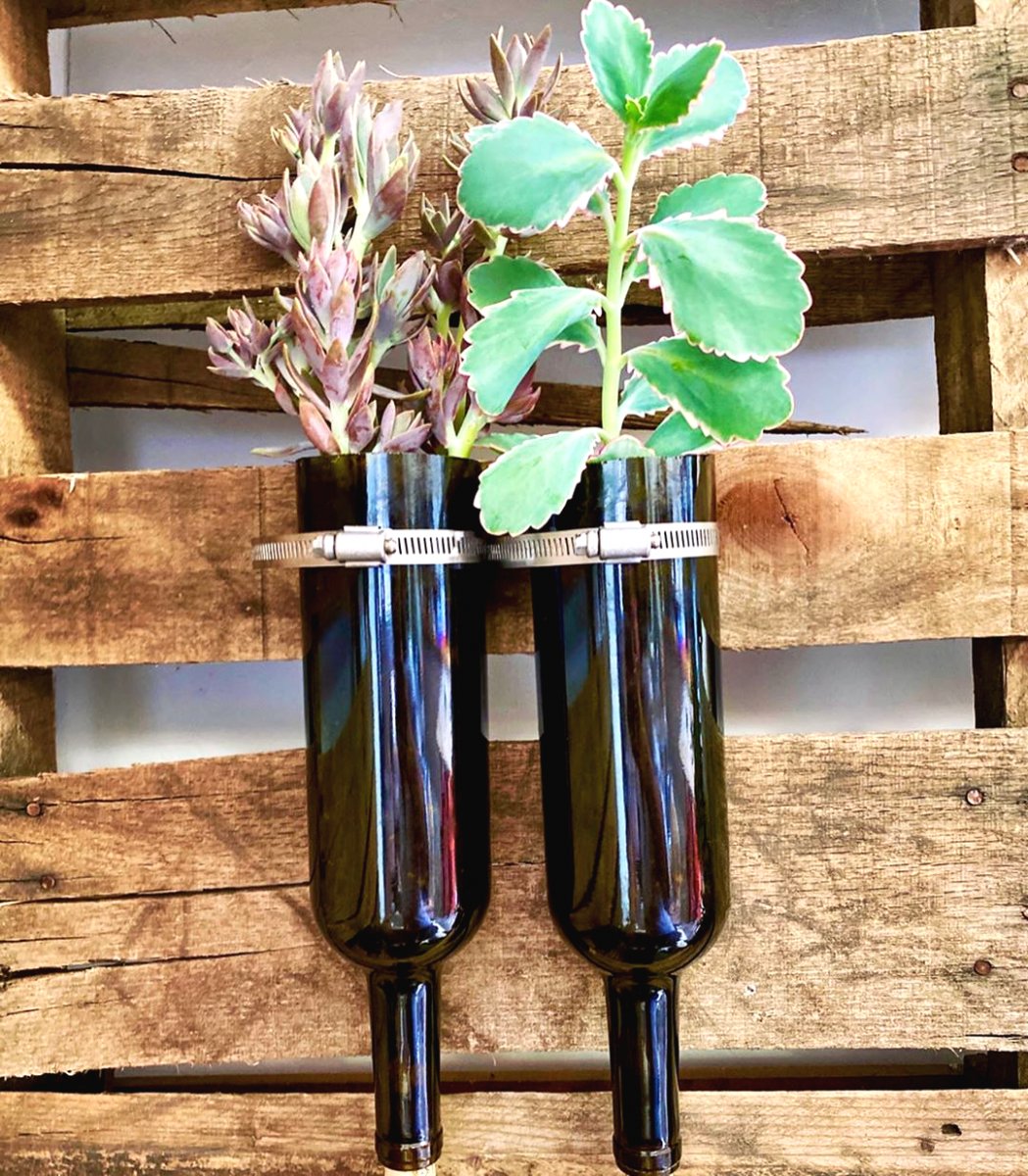 Необычное использование винных бутылок - фото 7