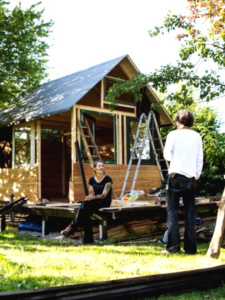 Необычный садовый домик - фото 6