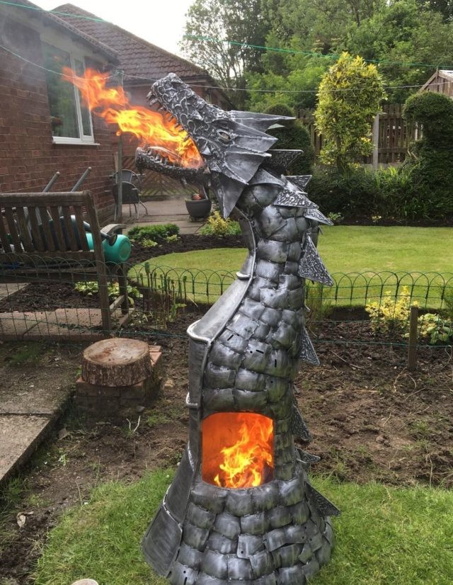 Огнедышащий дракон - фото