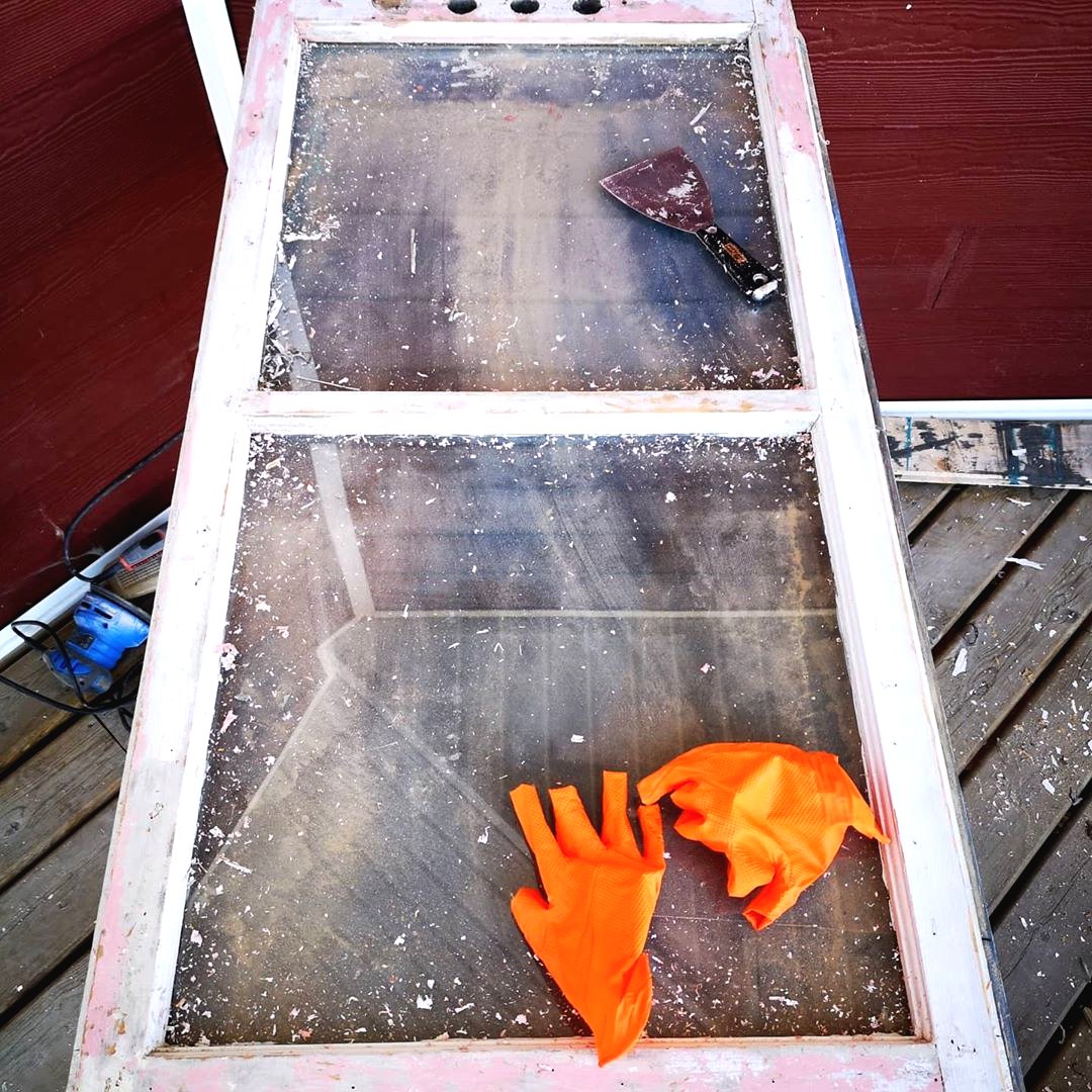 Мини теплица для улицы из оконных рам для комнатных цветов - фото 12