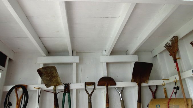 Оригинальный садовый домик - фото 7