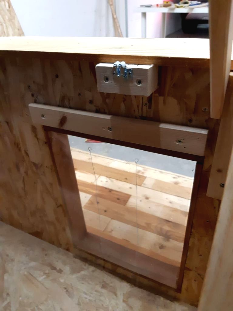 Будка из дерева - фото 20