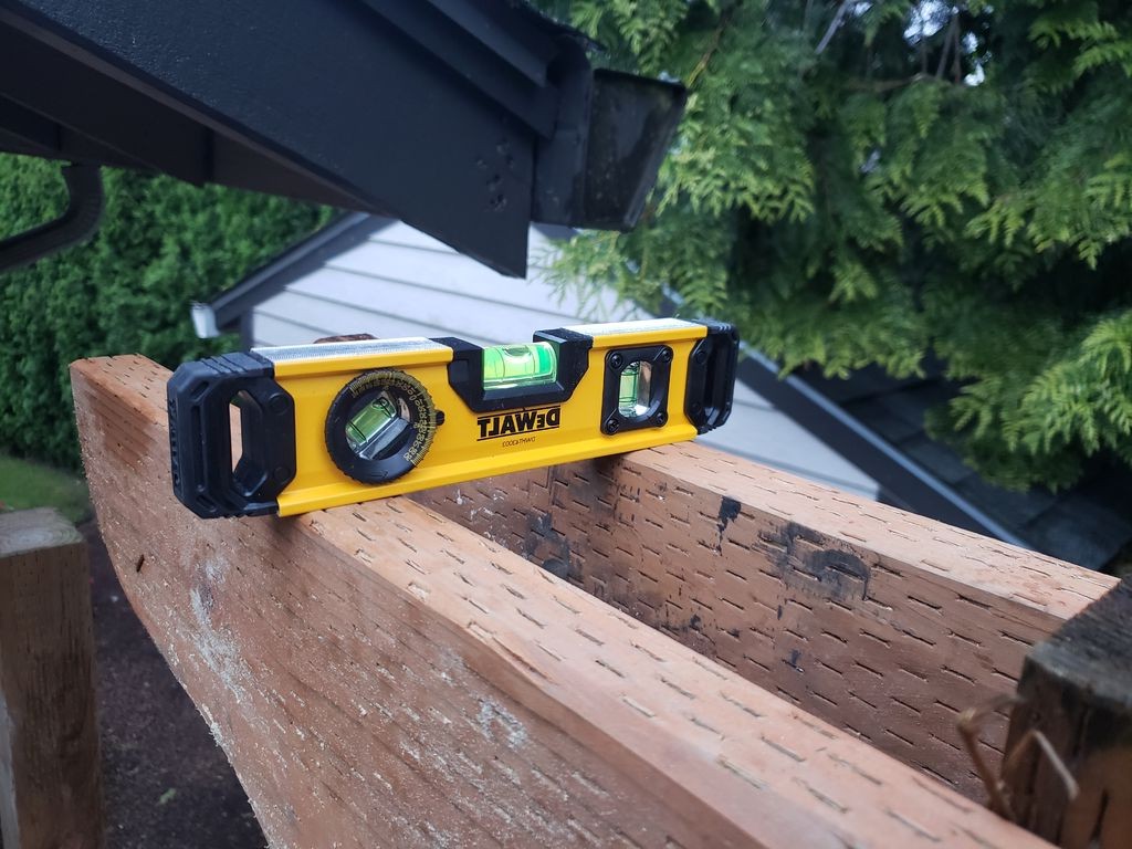 Арка из дерева с двойными качелями - фото 21