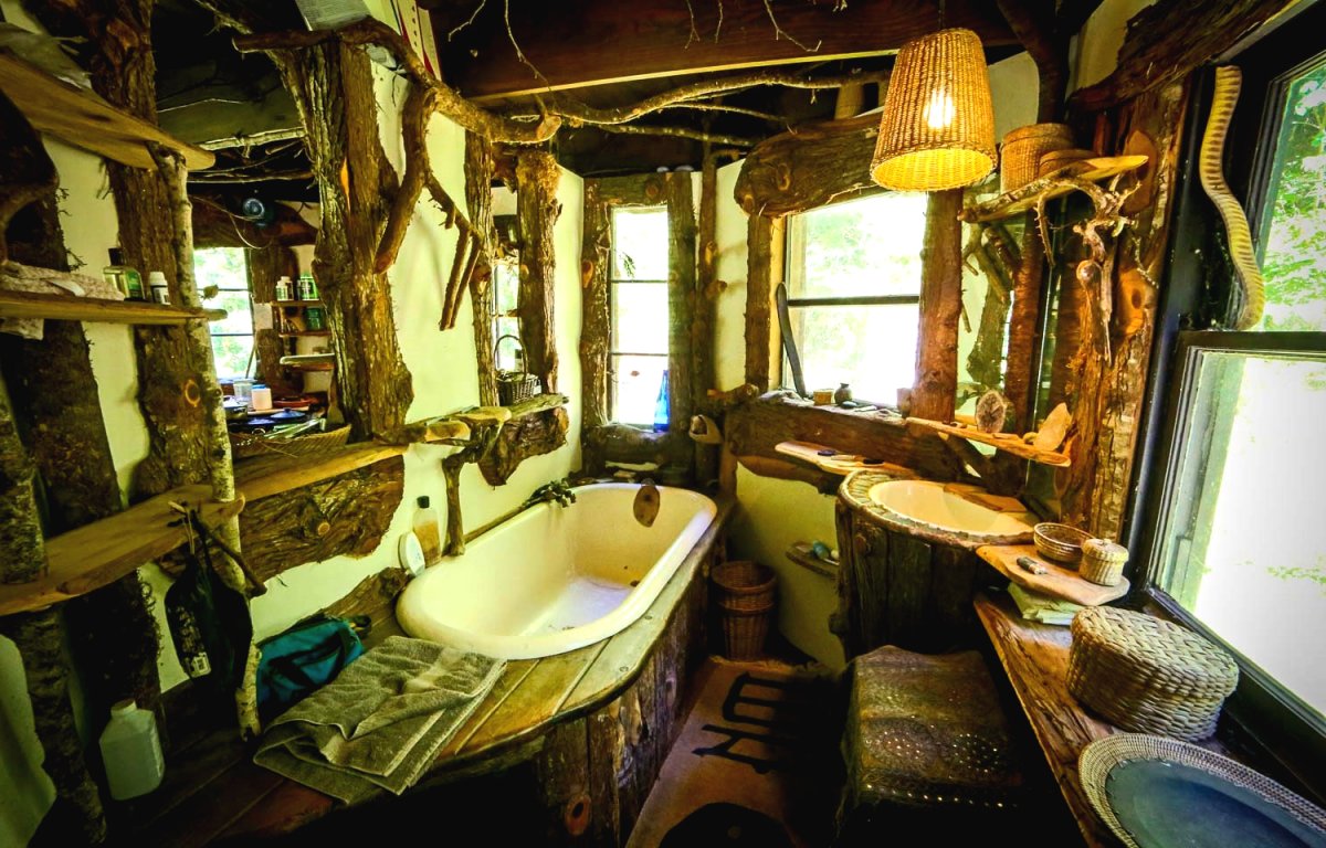 Оригинальный дом из дерева - фото 6