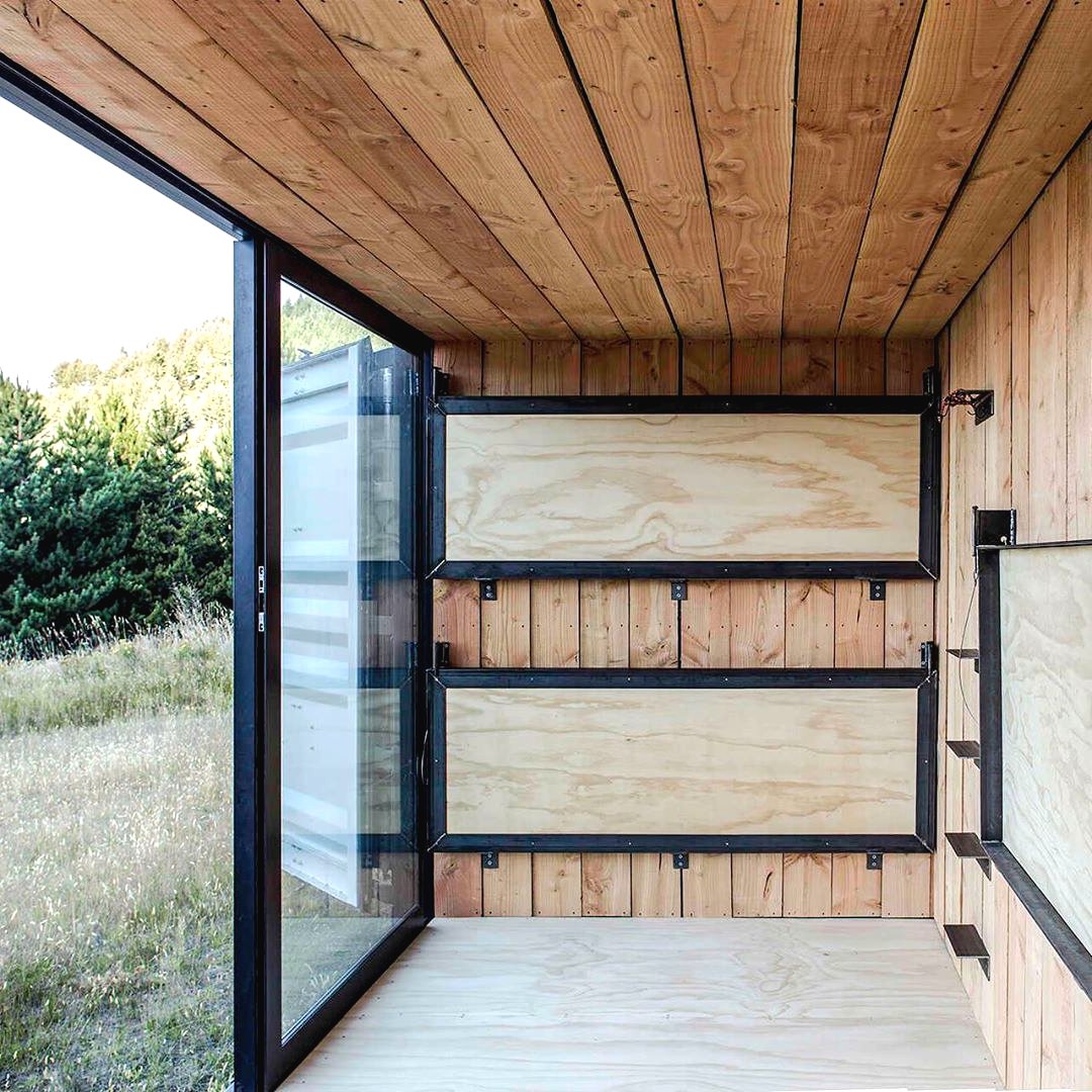 Простой дом из 6 метрового контейнера - фото 6