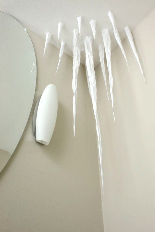 Бумажные сосульки для декора потолка - фото 3