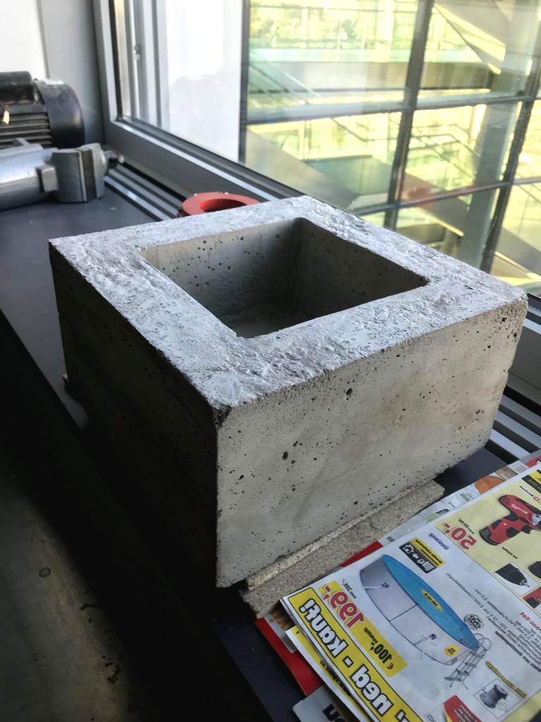 Уличный очаг из бетона - фото 6