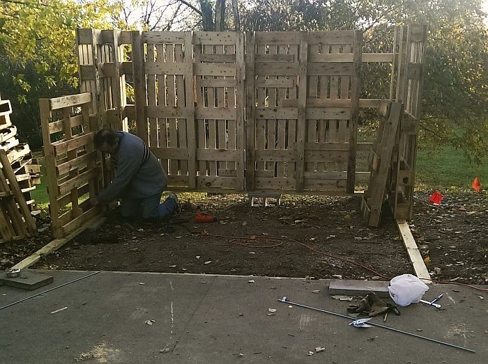 Сарай из поддонов - фото 6