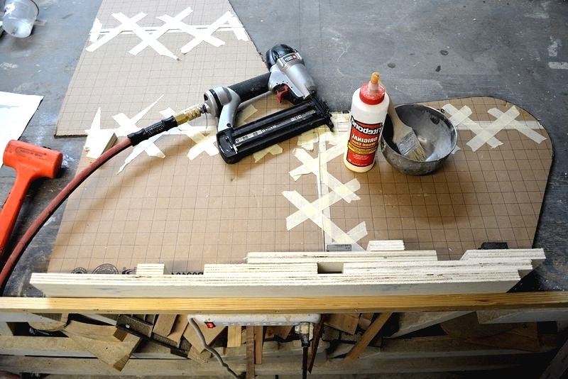 Оригинальный стул из фанеры - фото 5