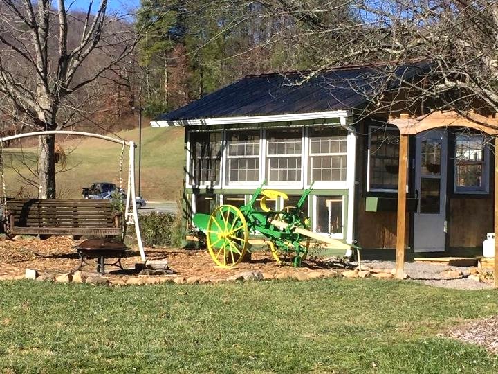 Теплица из старых окон - фото 13