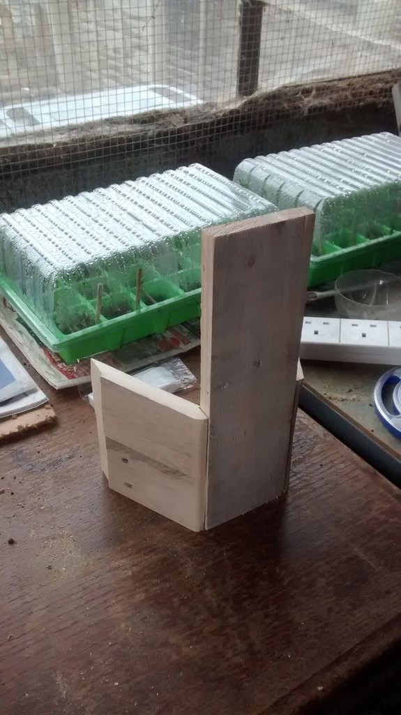 Вертикальный сад по форме улья - фото 6