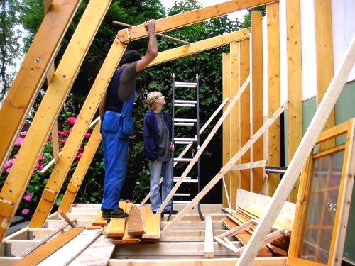 Дом из автопокрышек - фото 10