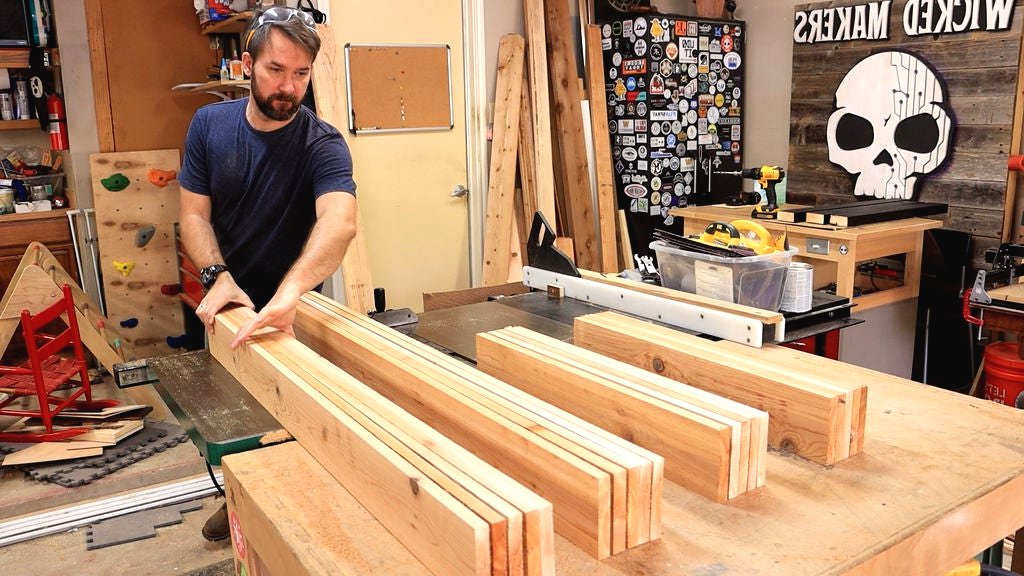 Интересная клумба из дерева - фото 3