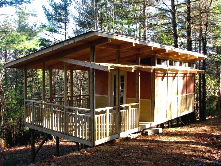 Домик с верандой из дерева - фото 8