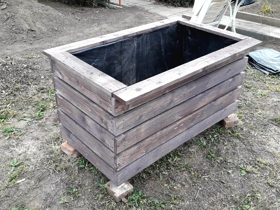 Высокая грядка из дерева - фото 2