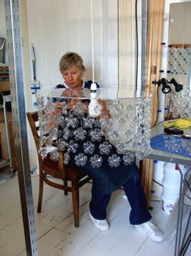 Люстра из пластиковых бутылок - фото 2