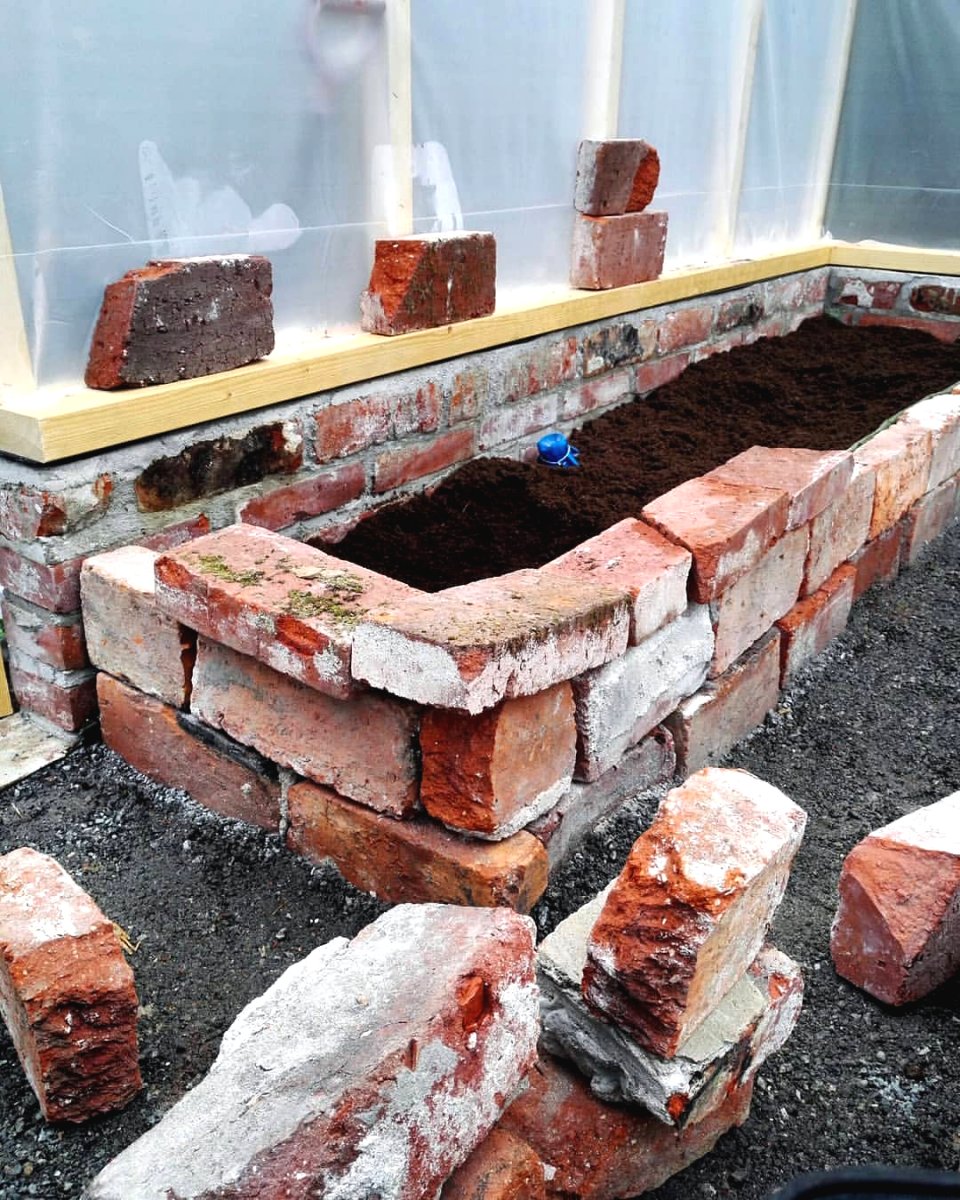 Пленочная теплица на деревянном каркасе - фото 8