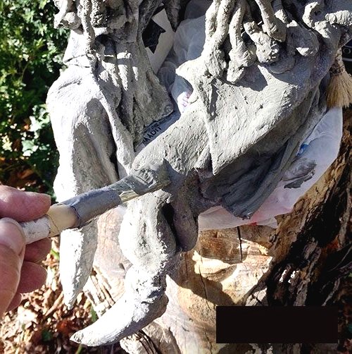 Оригинальная ведьма из бетона - фото 18