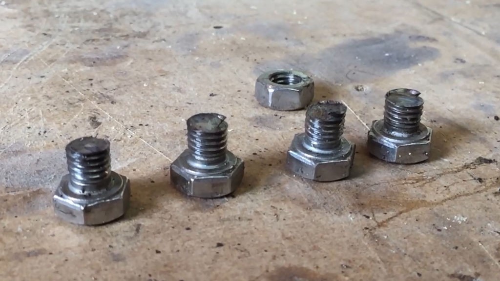 Необычное кресло из старой ванны - фото 10