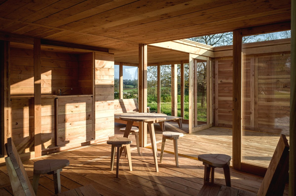 Маленький домик из дерева - фото 5