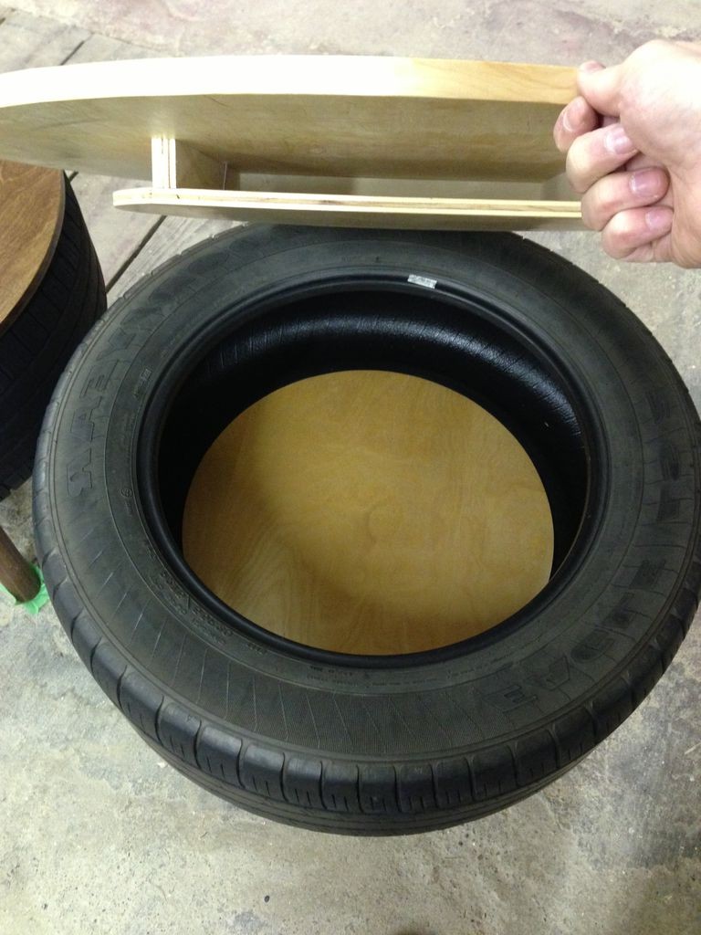 Столик с потайным отделением из покрышки - фото 4