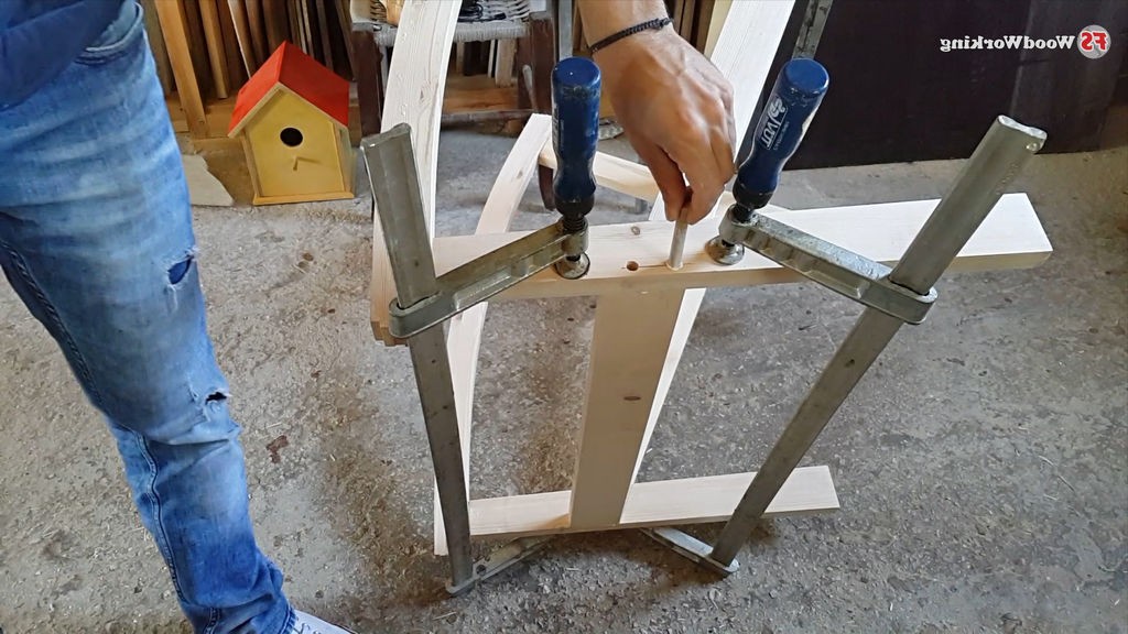 Деревянное кресло-качалка - фото 12