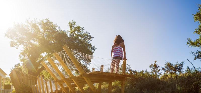 Дом для детей построенный на стене - фото 10