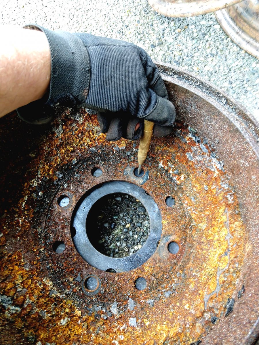 Как из старых автомобильных дисков собрать уличный очаг - фото 9