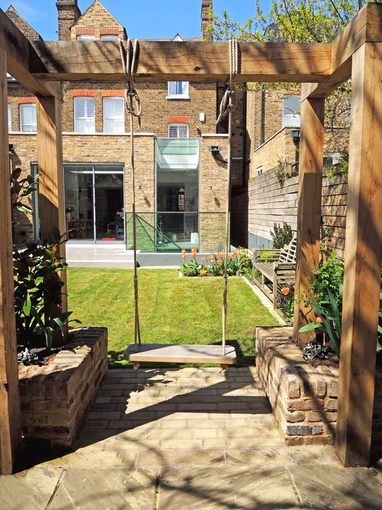 Деревянные качели для дачи - фото 6