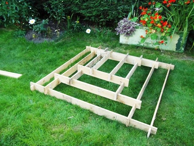 Клумба в форме пирамиды - фото 7