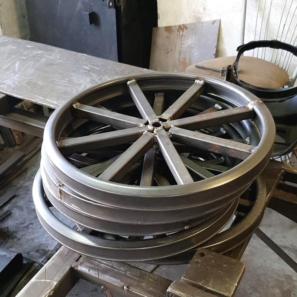 Мангал в виде паровоза - фото 7