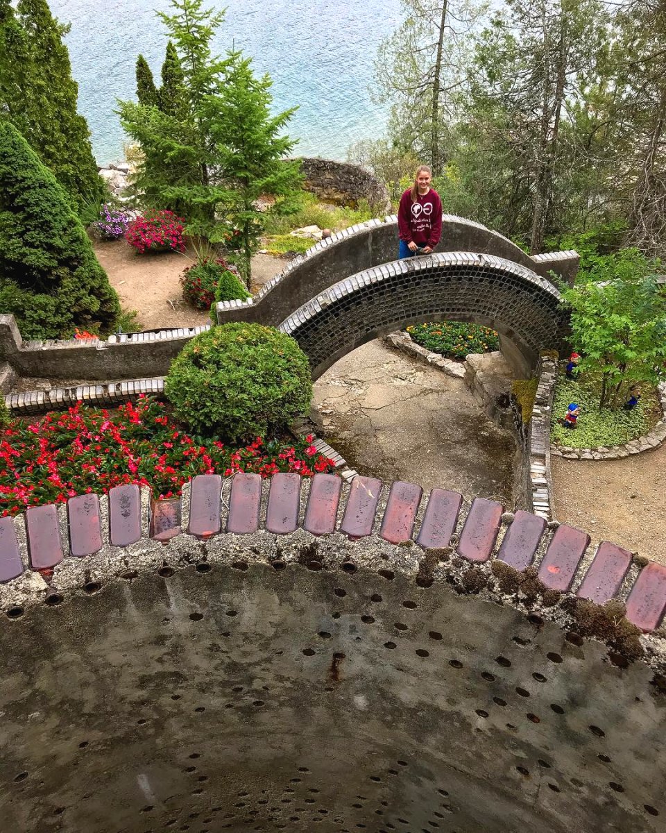 Дом из бутылок - фото 2