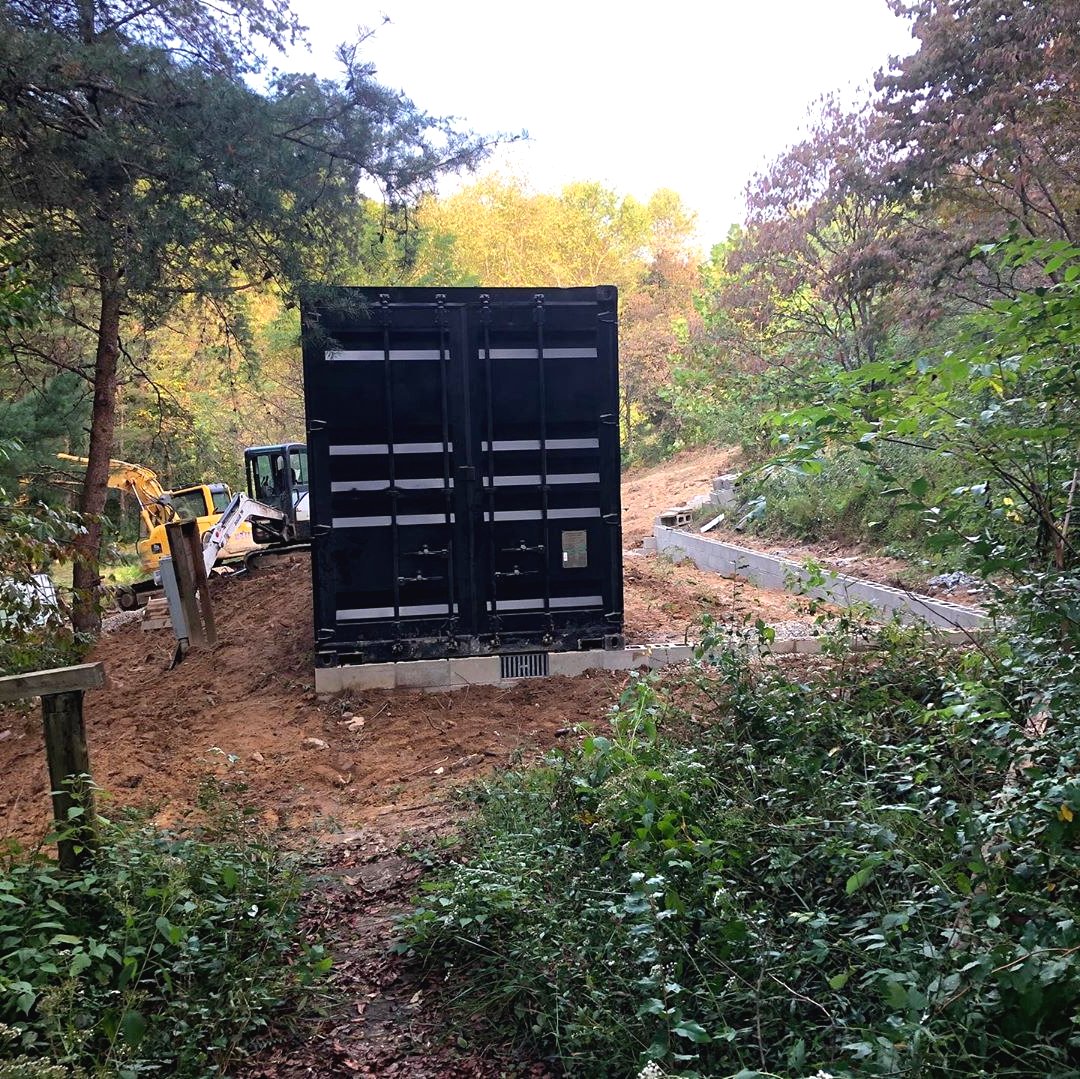 Интересный дом из морского контейнера - фото 3