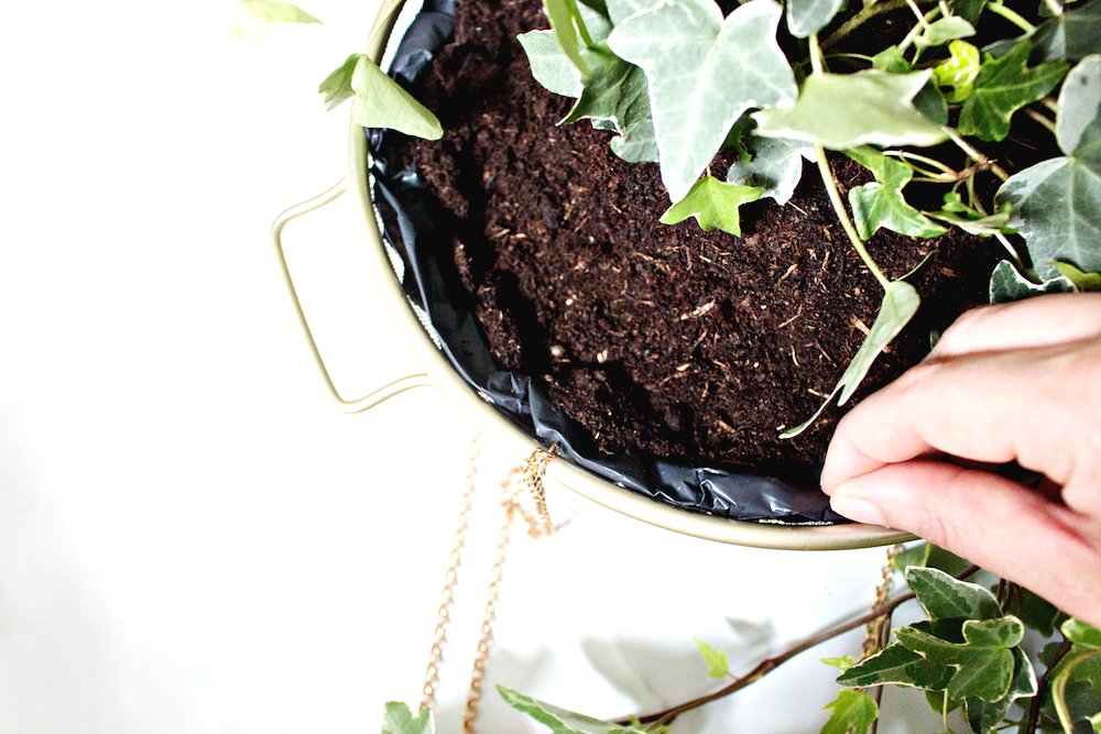 Подвесной горшок из сита - фото 8