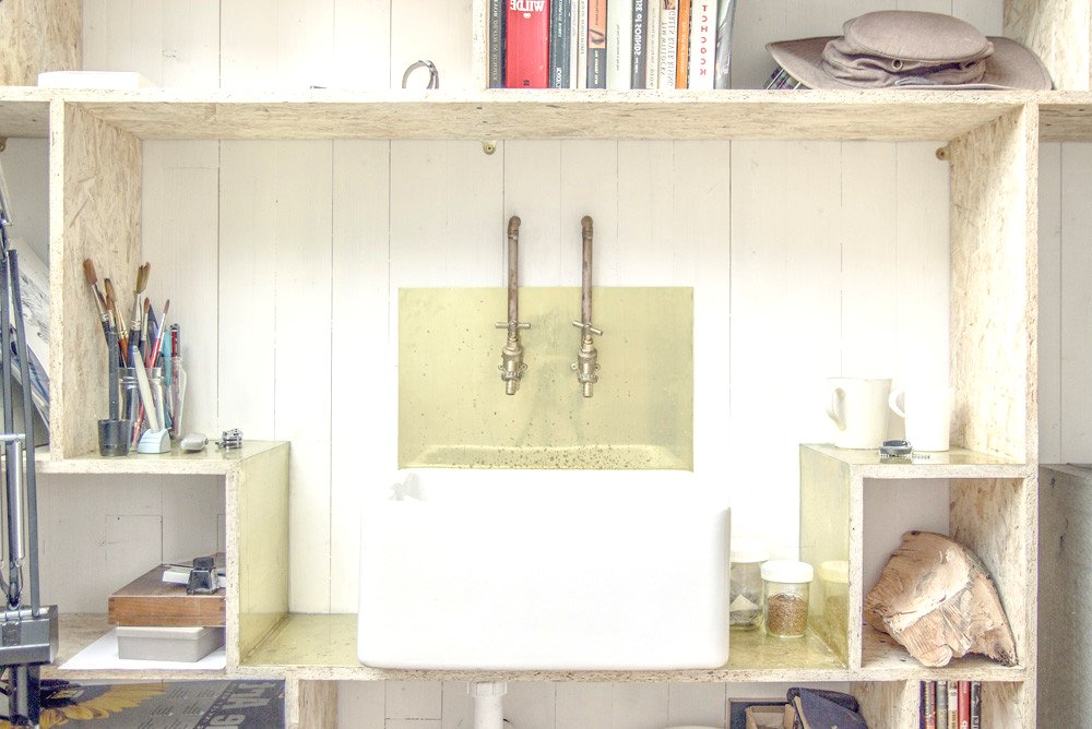 Небольшой домик из дерева для дачи - фото 12