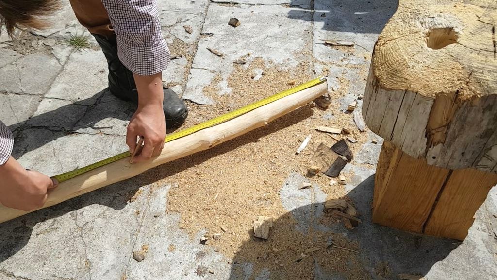 Табурет из спилов дерева - фото 5